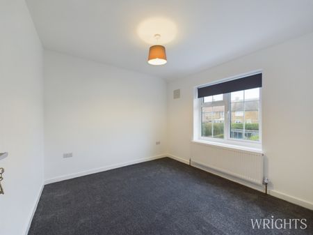 3 bedroom Mid Terraced House - Holwell Road, Welwyn Garden City - Photo 5