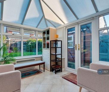 3 bedroom semi-detached house to rent - Photo 4