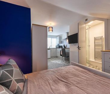 1 bedroom in a house share to rent - Photo 4