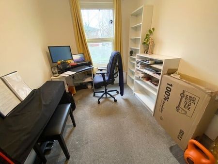 High Street, New Bradwell, MILTON KEYNES - Photo 3