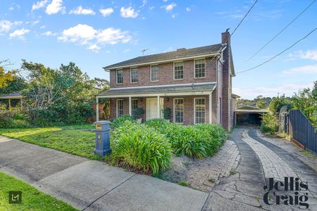 29 Cheviot Road, Mount Waverley - Photo 2