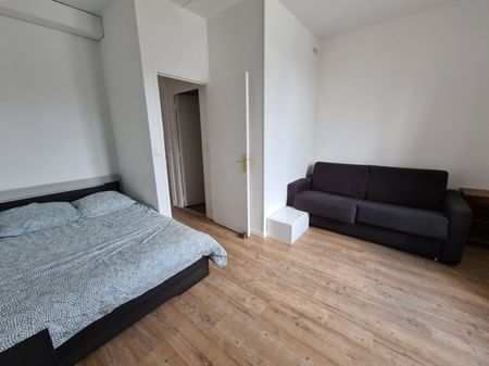 Location Appartement 1 pièce 29m² - Photo 2