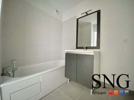 T3 AVEC TERRASSES ET PARKINGS - Photo 2