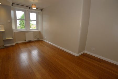 Property to let in Newburgh - Photo 4