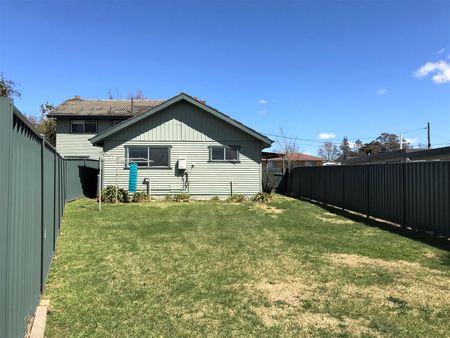 Convenient 2-Bedroom Unit Close to Armidale CBD - Photo 4