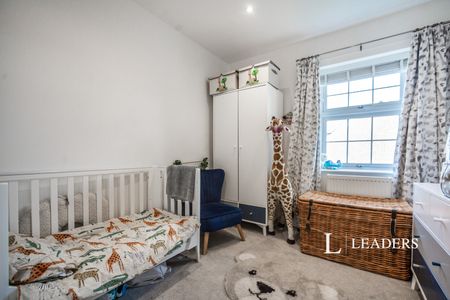 3 bedroom house to rent Sheldon Way, Larkfield, Aylesford, Kent, ME20 - Photo 4