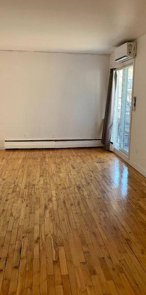 3 1/2 CHAUFFE EAU CHAUDE PRES DU METRO A AHUNTSIC - Photo 1