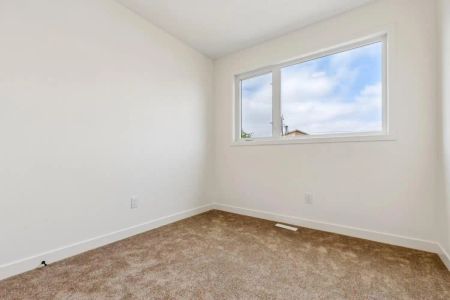 Inglewood 4 Plex — 3 bed 2.5 bath - Photo 2