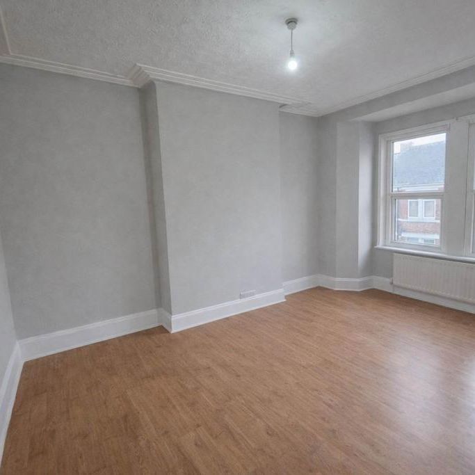 3 bedroom flat to rent - Photo 1