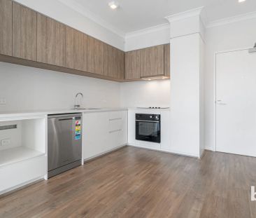 Modern Coastal Apartment with Balcony Living in New Port - Photo 3