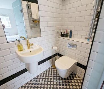 Redhall Close - Photo 3