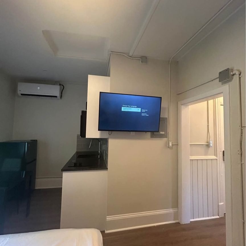 25 Russell - Photo 1