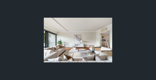 Family Home with Breathtaking Harbour Views - Photo 1