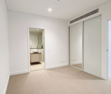 Spacious Near New Apartment - Photo 3