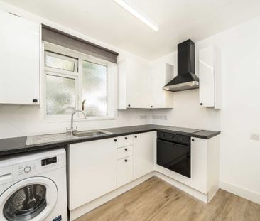Heathwood Gardens, Charlton, SE7, London - Photo 3