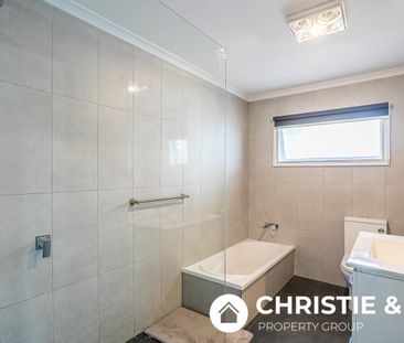 Renovated 3 Bedroom Fully Furnished Home for rent - Available Now!! - Photo 6