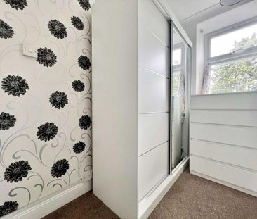 4 bedroom semi-detached house to rent - Photo 5