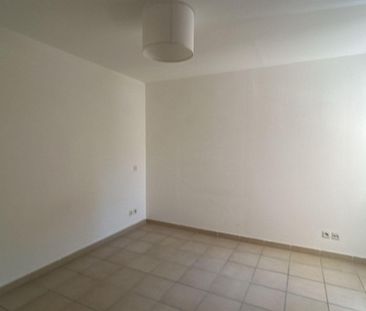 Location Appartement 2 pièces 48m² PONT ST ESPRIT 30130 - Photo 6