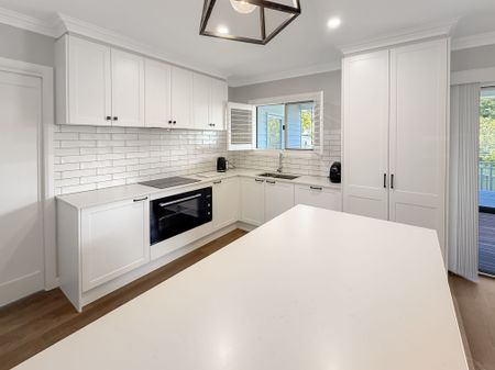 HAMPTON STYLE HOME WITH A TOUCH OF ELEGANCE - Photo 2