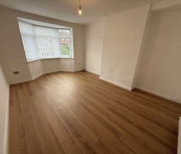 Page Moss Lane Bed Town, L14 - Photo 1