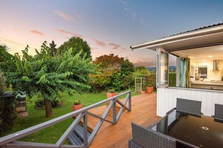 Charming 3BR Mosgiel Haven with large backyard - Photo 4