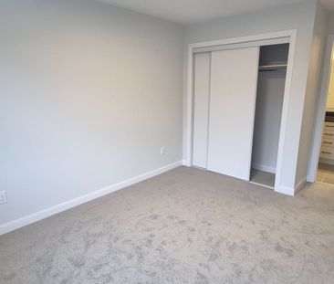 For Lease - 401 Glenroy Gilbert Drive Unit# 3, Barrhaven, Ontario - Photo 4