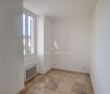 NOVES centre du village, T3 avec cour et place de parking, - Photo 4