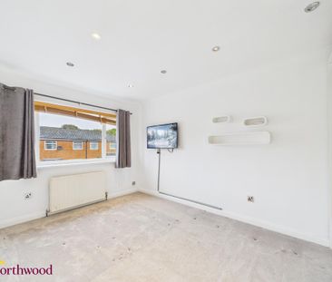 4 bedroom semi-detached house to rent - Photo 4