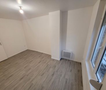 Location Appartement 4 pièces 70m² ARMENTIERES 59280 - Photo 3