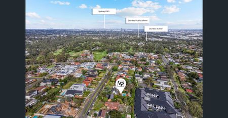 Charming Family Residence on Expansive Parcel - Photo 4