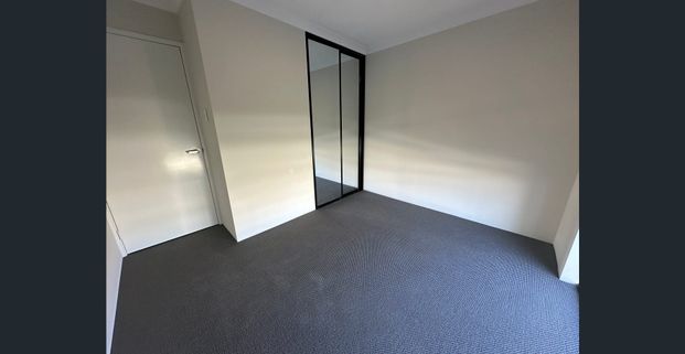 Modern & Versatile! - Photo 1