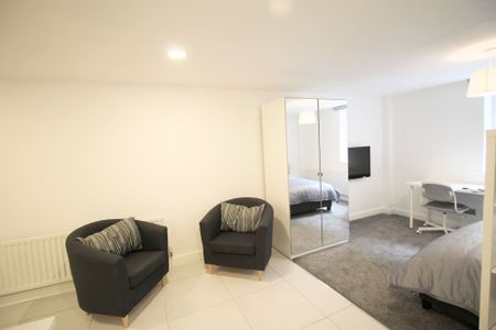 Flat 81, Samara Plaza, LS2 9DU, Leeds - Photo 2