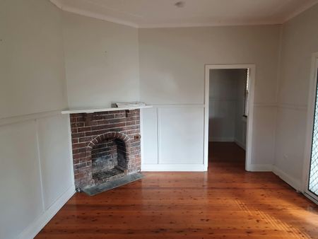 3 BEDROOM FAMILY HOME - Photo 5