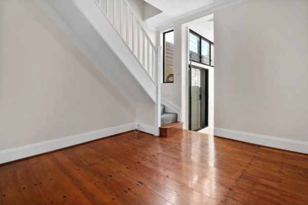 Location & lifestyle - Photo 1