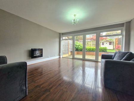 3 bedroom semi-detached to let - Photo 3