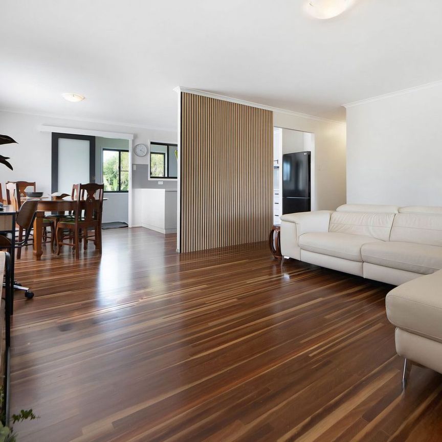 Sea breezes and spacious living in Slade Point - Photo 1