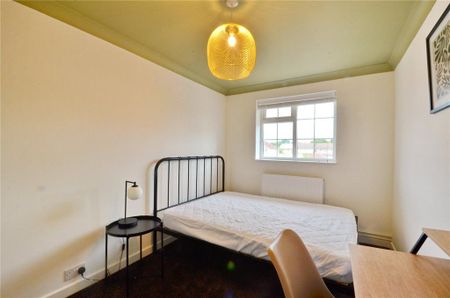 6 bedroom semi-detached house to rent - Photo 5