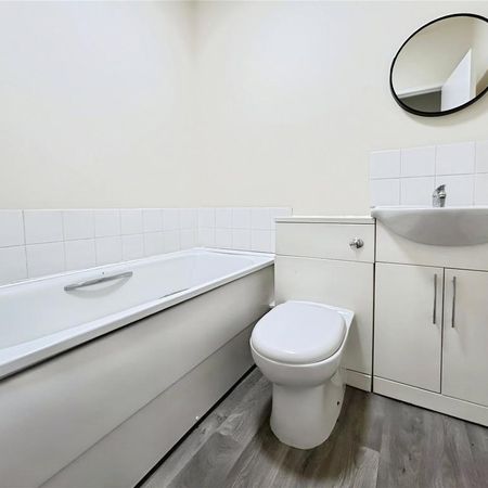 2 bedroom flat to rent - Photo 4