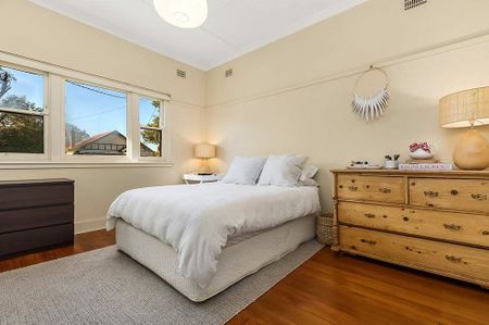 Character Filled Home in Prime Ashburton Location - Photo 3