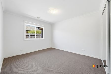 Four Bedroom Home in Casey* NEW CARPET - Photo 4
