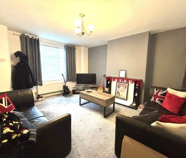 2 bedroom end of terrace house to rent - Photo 1