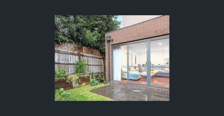 Perfect Family Living in the Zone - Photo 2