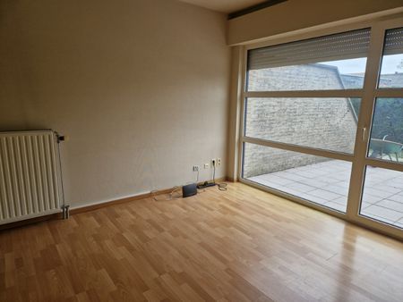 Prachtige villa met 4 slaapkamers, grote tuin en dubbele garage. - Foto 2