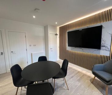 1 bedroom in a house share to rent - Photo 2