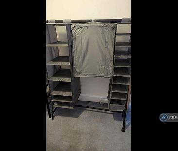 3 bedroom flat to rent - Photo 1