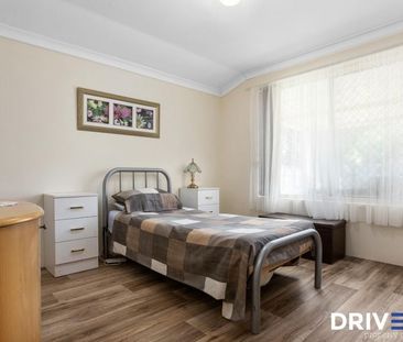 Charming Family Home in a Quiet Cul-de-Sac – Prime Beeliar Location! - Photo 3