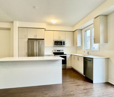 For Lease - 63 Phoenix Boulevard, Barrie, Ontario - Photo 1