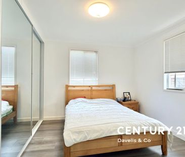 Spacious Modern Living with Outdoor Entertainer's Spaces! - Photo 5