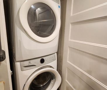 689 Churchill Avenue North - 103 - Photo 2