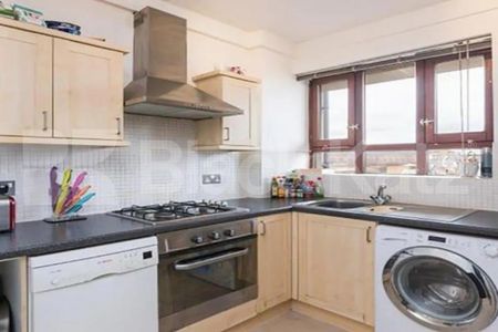 Modern two double bed apartment in central zone1 location mins to UCL & LSE - Photo 5